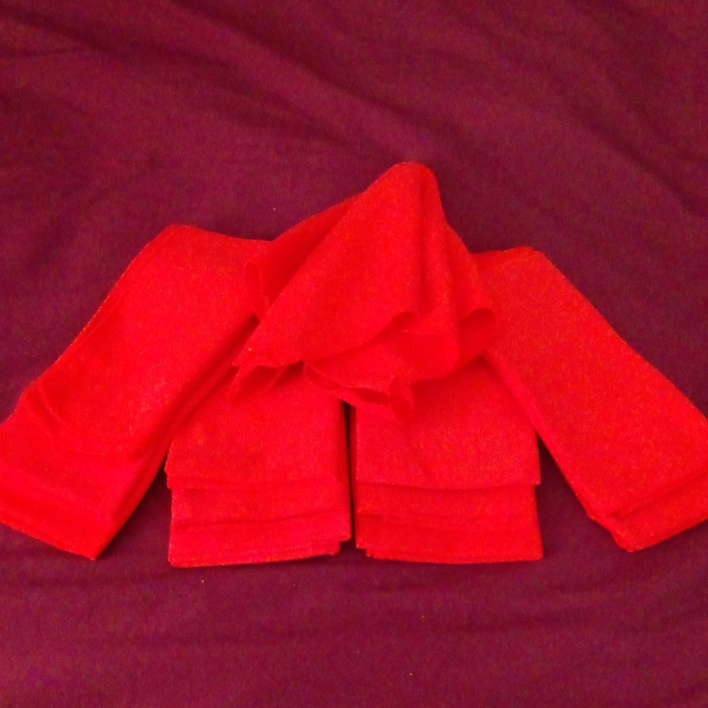 (2 for $20) 12 Red Napkins.
